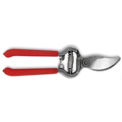 Corona BP3130 Forged Bypass Pruner closed.