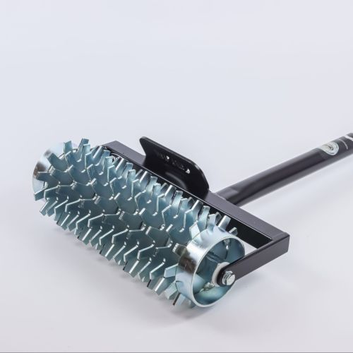 Fitted with a 4&#039; green handle.